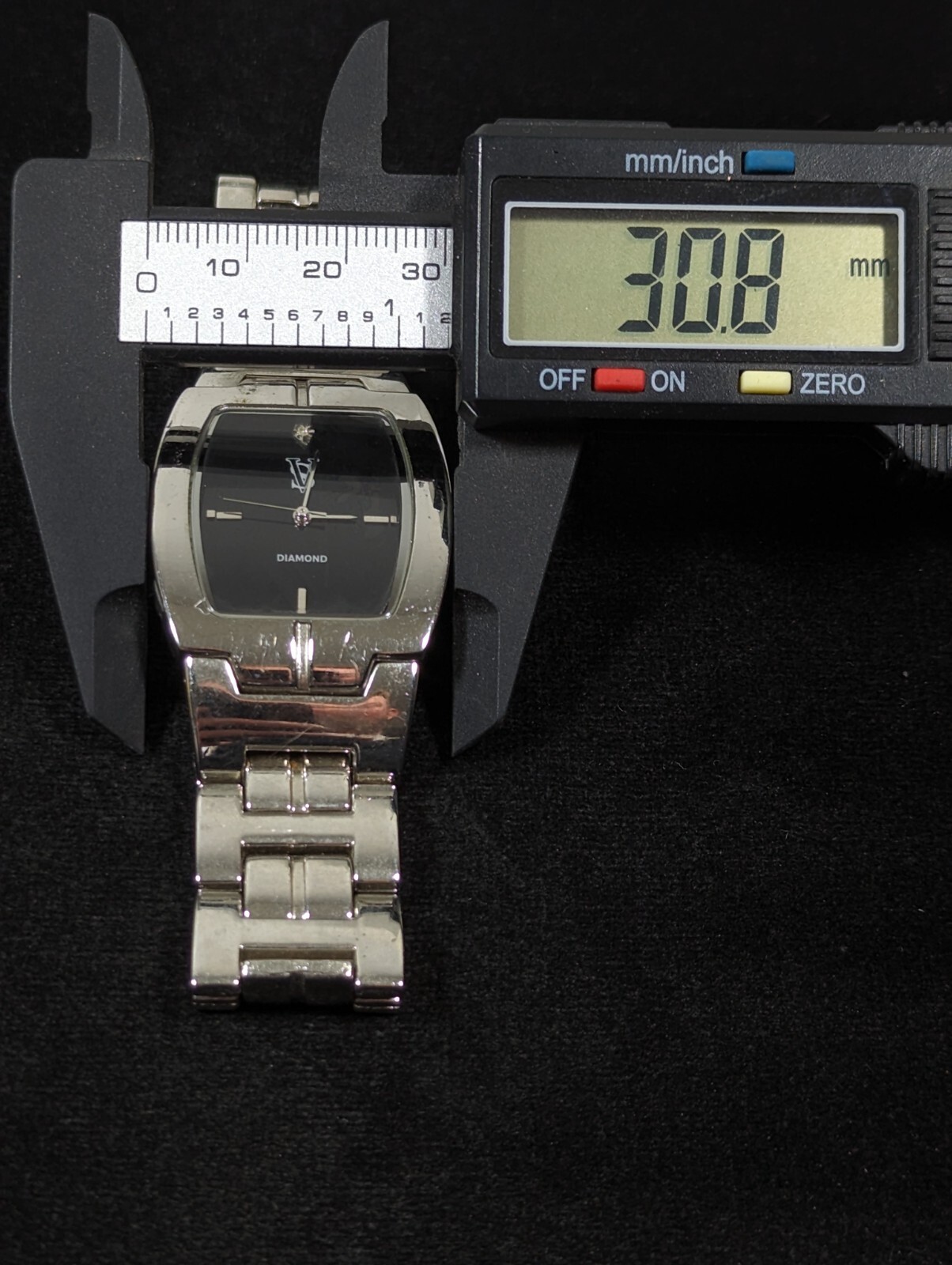 Mens VS Black Dial Silver Tone Rectangle Case Stainless St Link Band Watch 8.5in