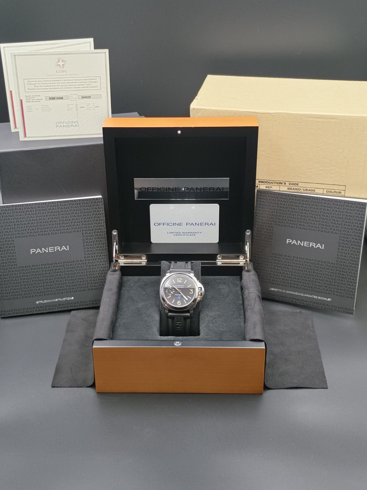 2017 Panerai Luminor Marina Ref. PAM00631 | Black Dial | 44mm | Full Set