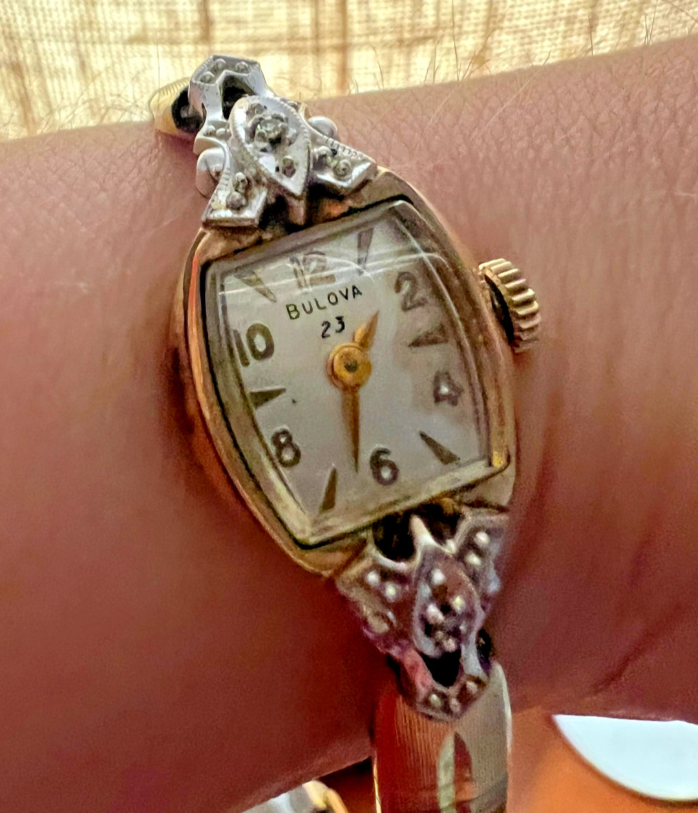 It Ticks! Vintage Bulova 23 Ladies Diamond Cocktail Watch N4 Kreisler Band