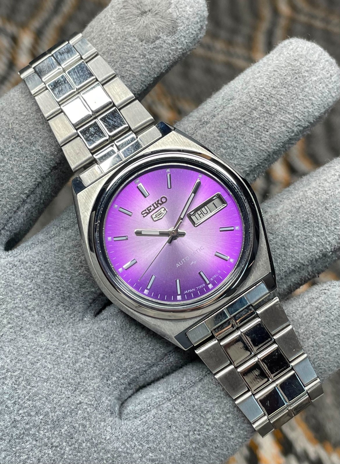 Rare Seiko 5 Automatic Purple Dail 7009 Stainless Steel Wristwatch Men’s Japan