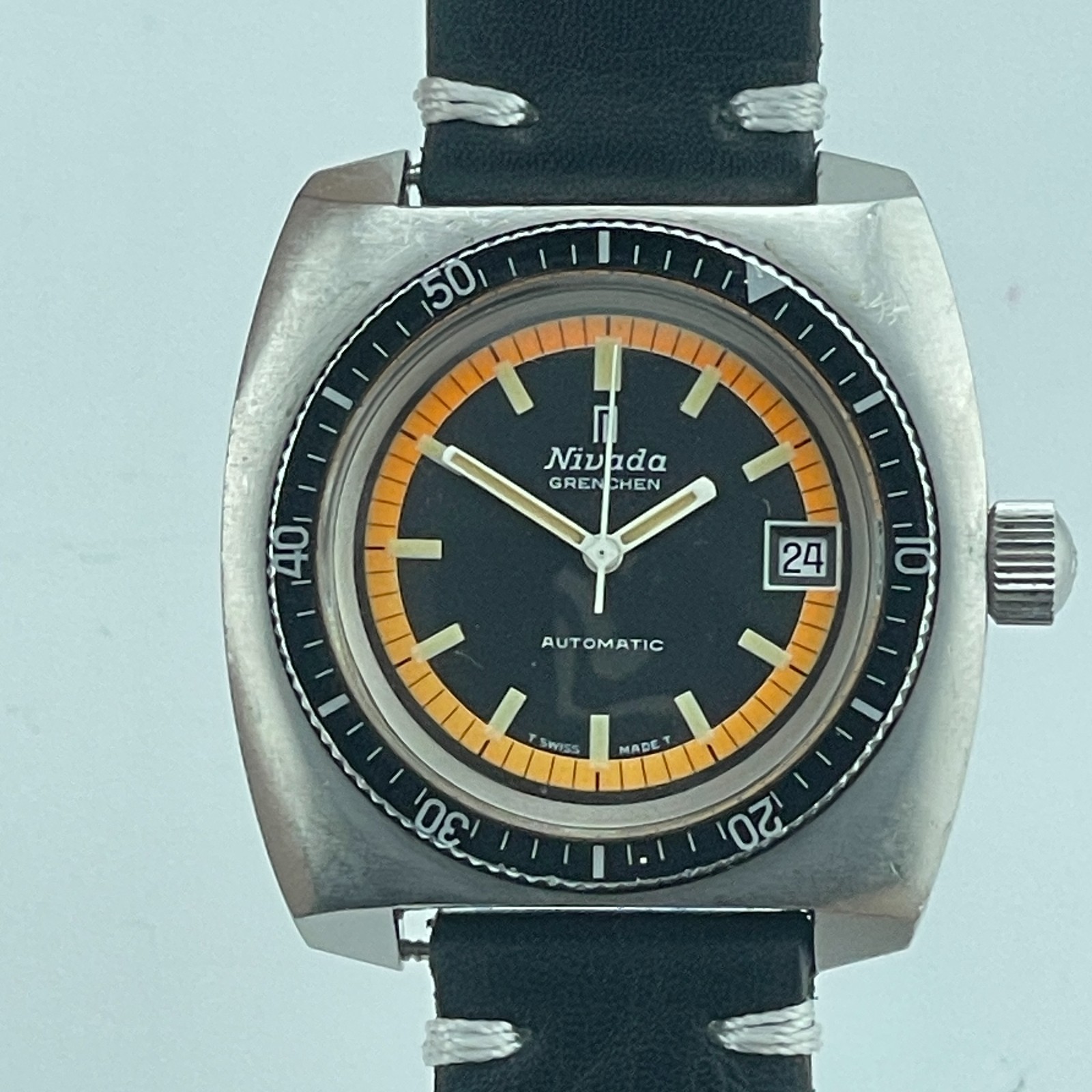 VINTAGE NIVADA GRENCHEN TARAVANA AUTOMATIC DIVER WATCH 39 MM
