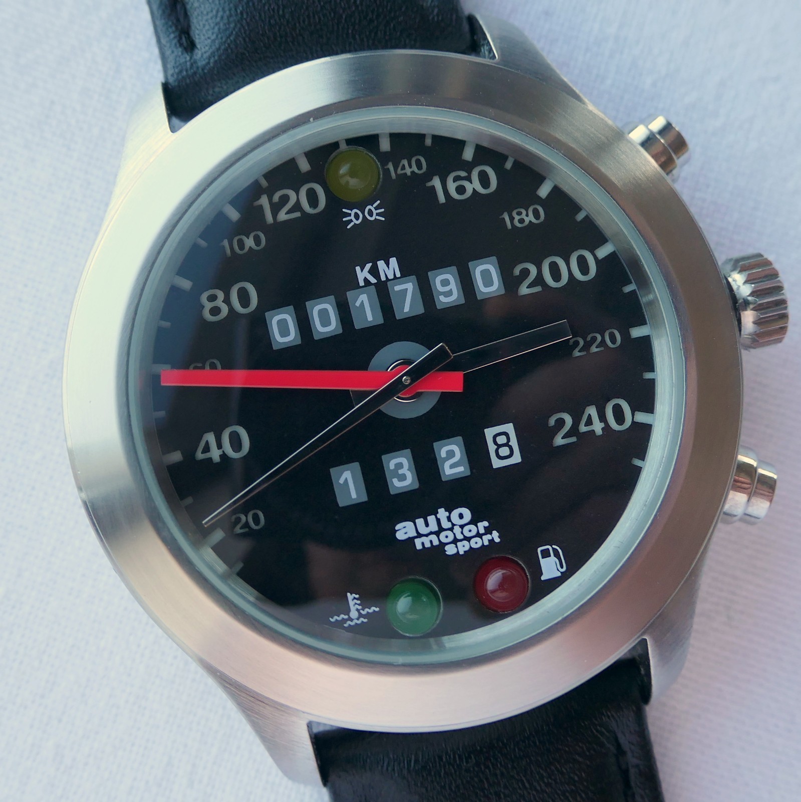 BMW Auto und Motor Sport Edition Classic German Speedometer Car Accessory Watch