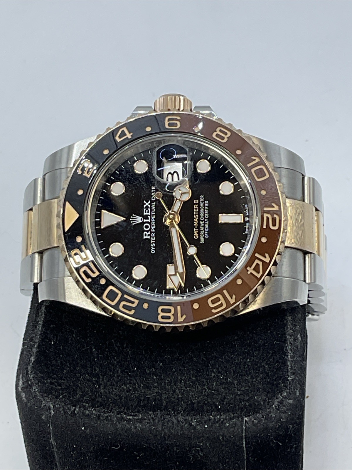 ROLEX GMT-MASTER II Black/Brown Bezel Two-Tone Root Beer MEN’S Watch 126711CHNR
