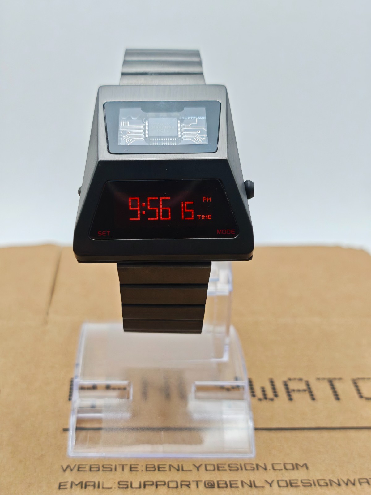 BenlyDesign Cyber Chip Window Retro-Futuristic Digital Watch S3000-C