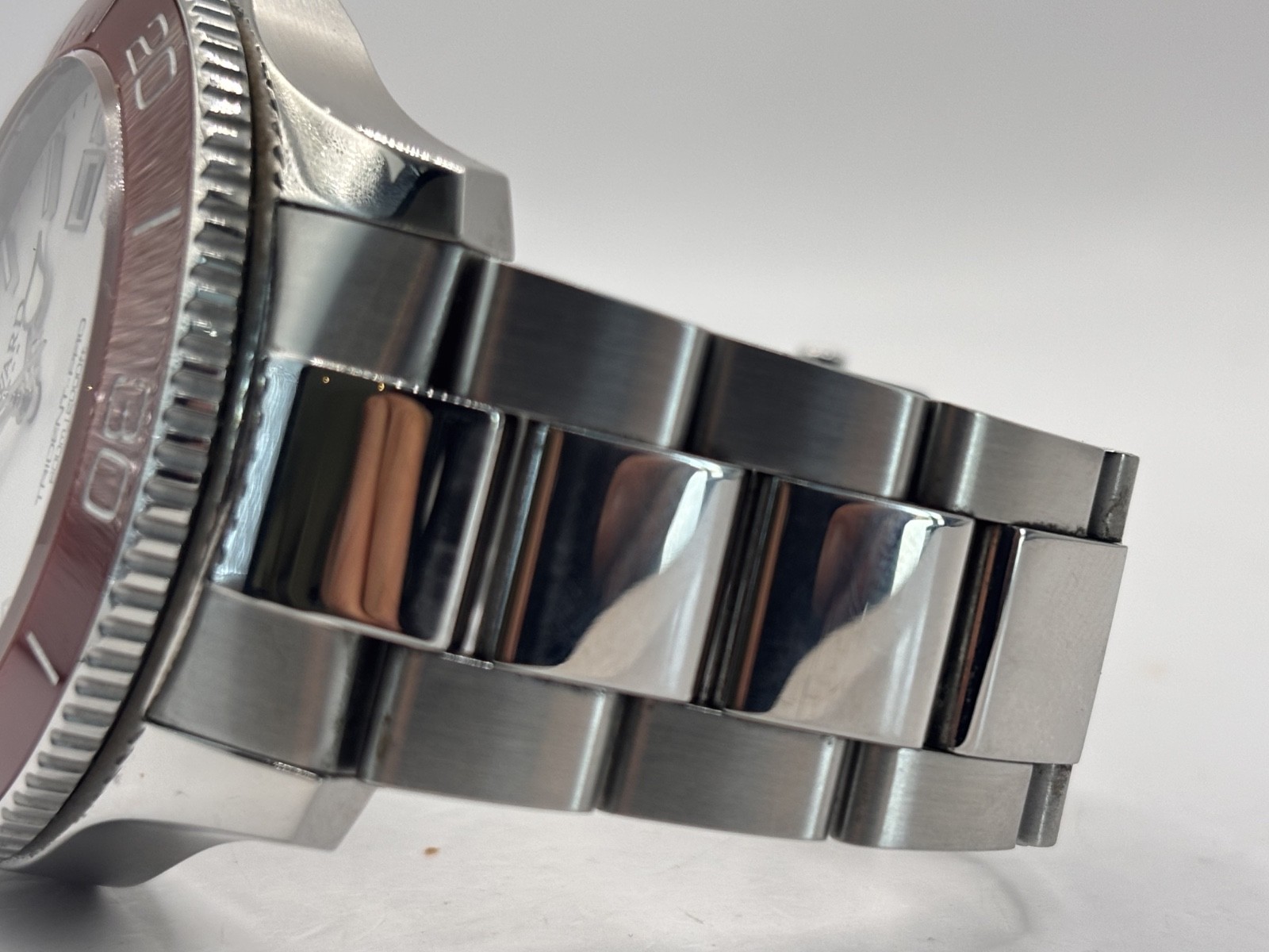 Christopher Ward C60 Trident Mk2 Pro 600 Red/White 43mm Auto (06/2015) WH1733A