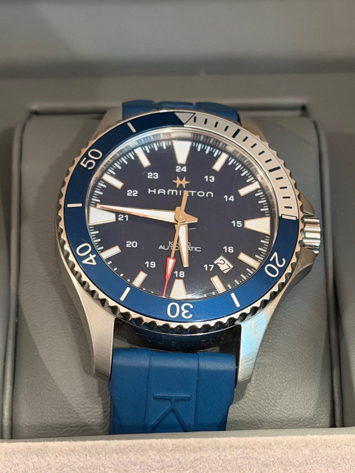 hamilyon khaki navy scuba 40mm blue rubber strap H82345341