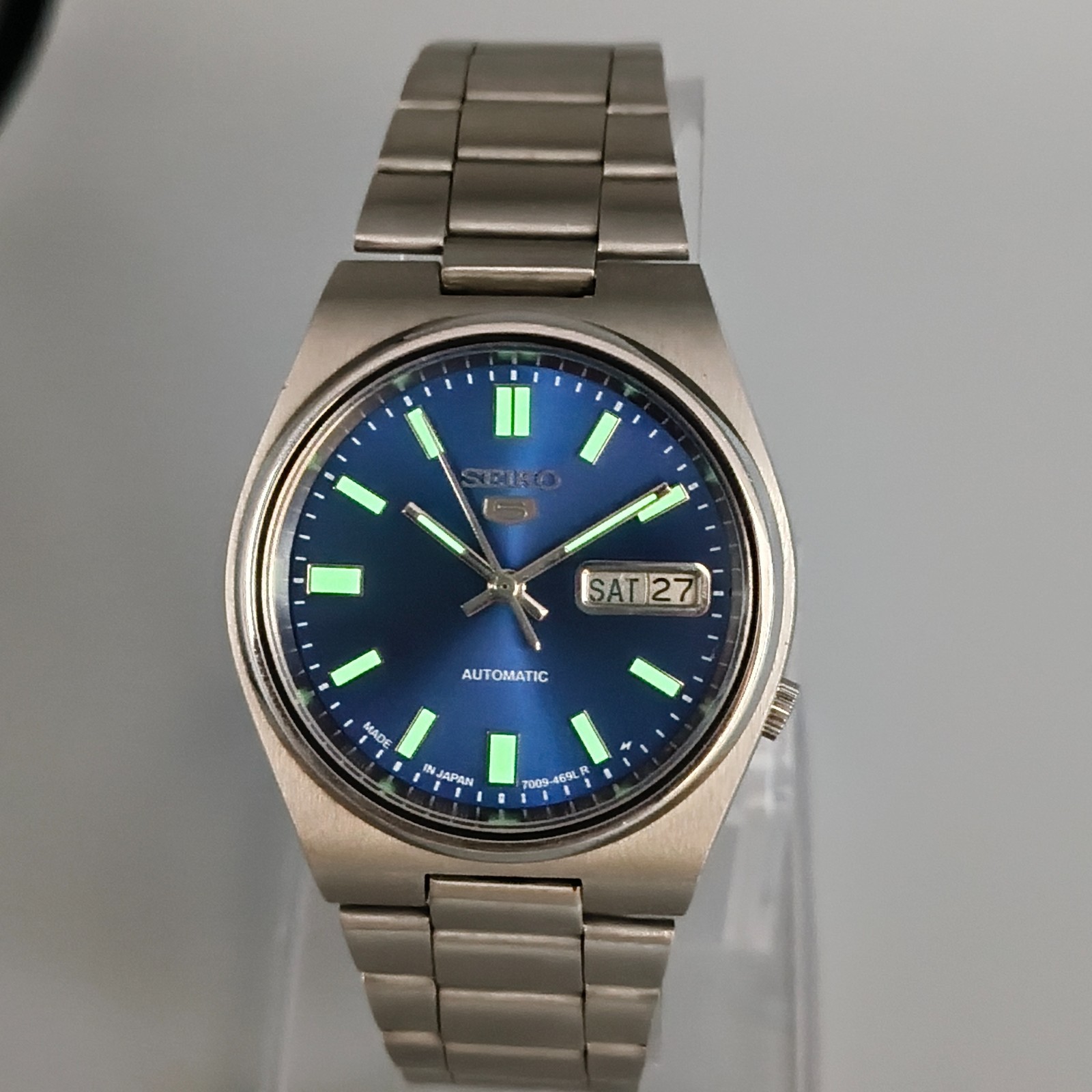 Vintage Seiko 5 Automatic 7009 Blue Dial StainlessSteel DayDate Mens Watch Japan