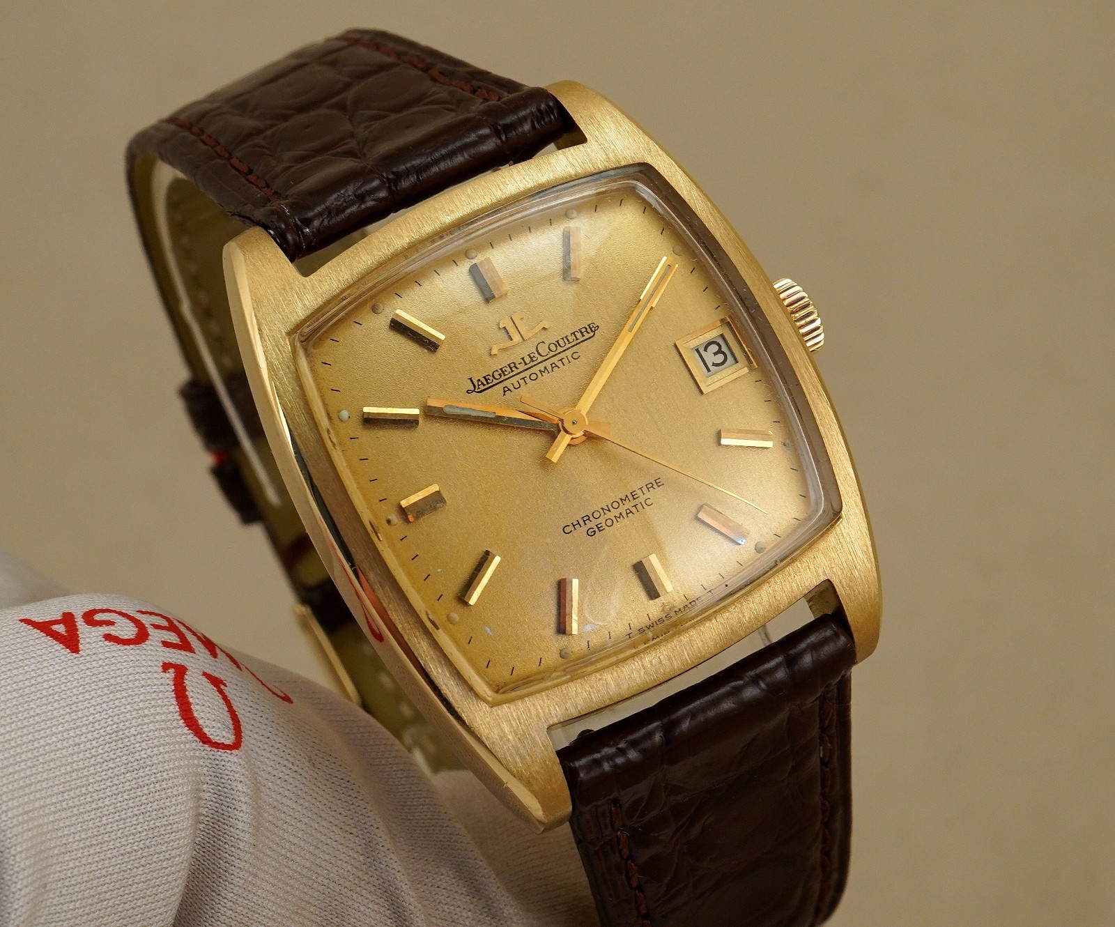 VINTAGE JAEGER-LECOULTRE GEOMATIC TONNEAU E560 18K GOLD ORIGINAL FULL SET 1970’S