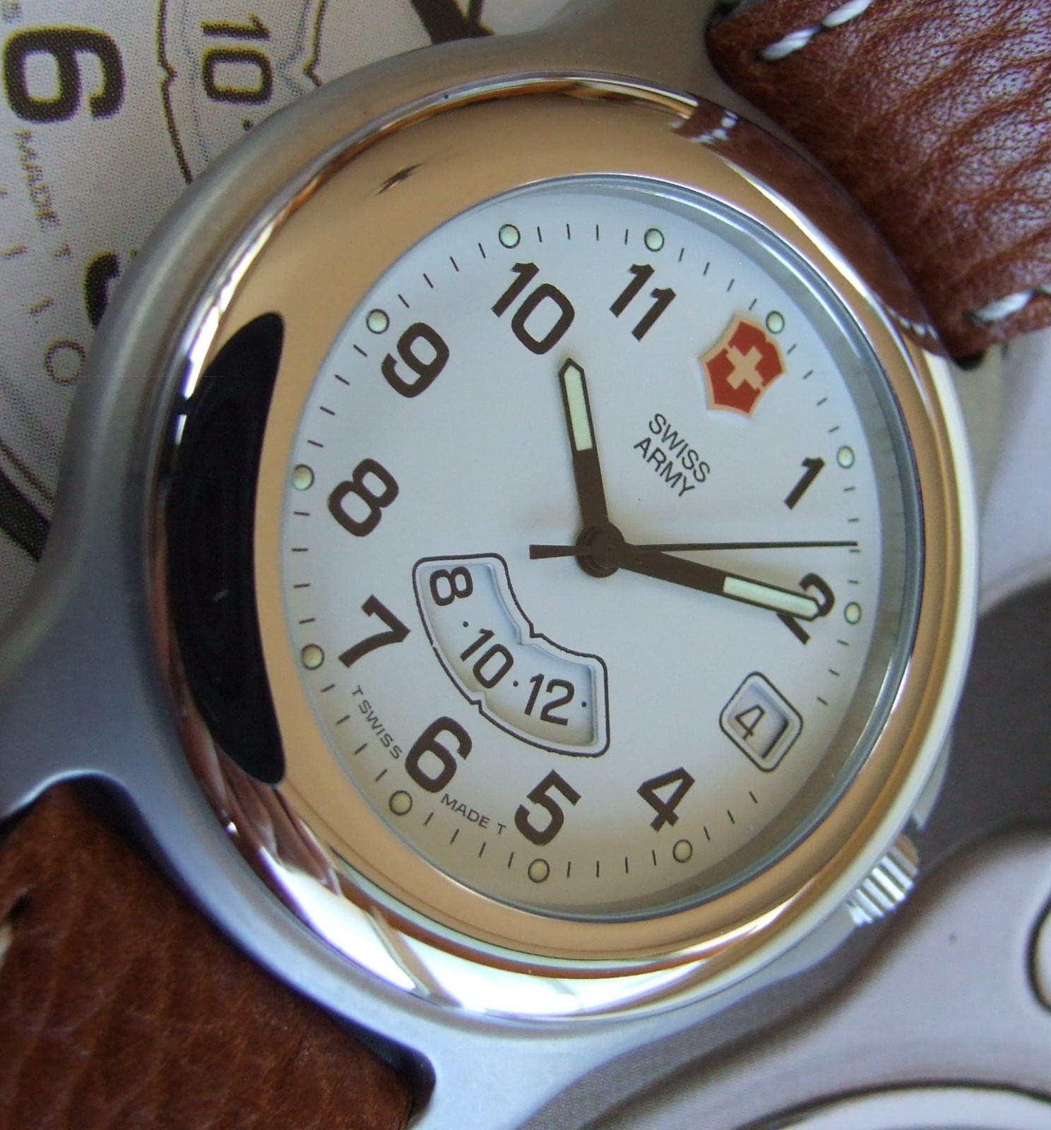 RARE NOS SWISS ARMY+Mens ClaSSiC OFFICERS 1884 DUAL TIME GMT+Cream Dial=Full Set