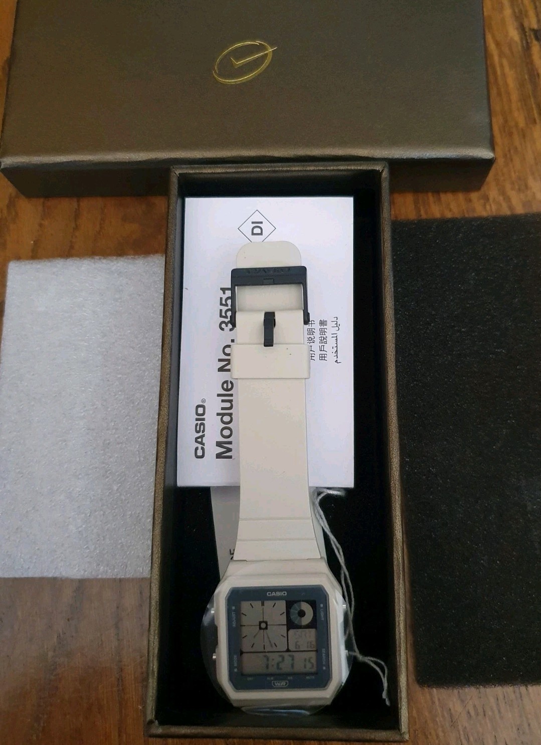 NEW IN BOX Casio LF-20W