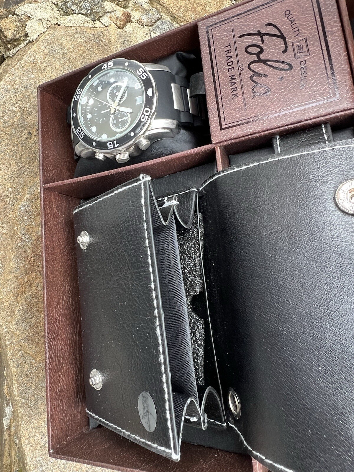 Folio Men’s Gift Set: Watch Black Rubber Silicone Band, Wallet & Pocket Chain