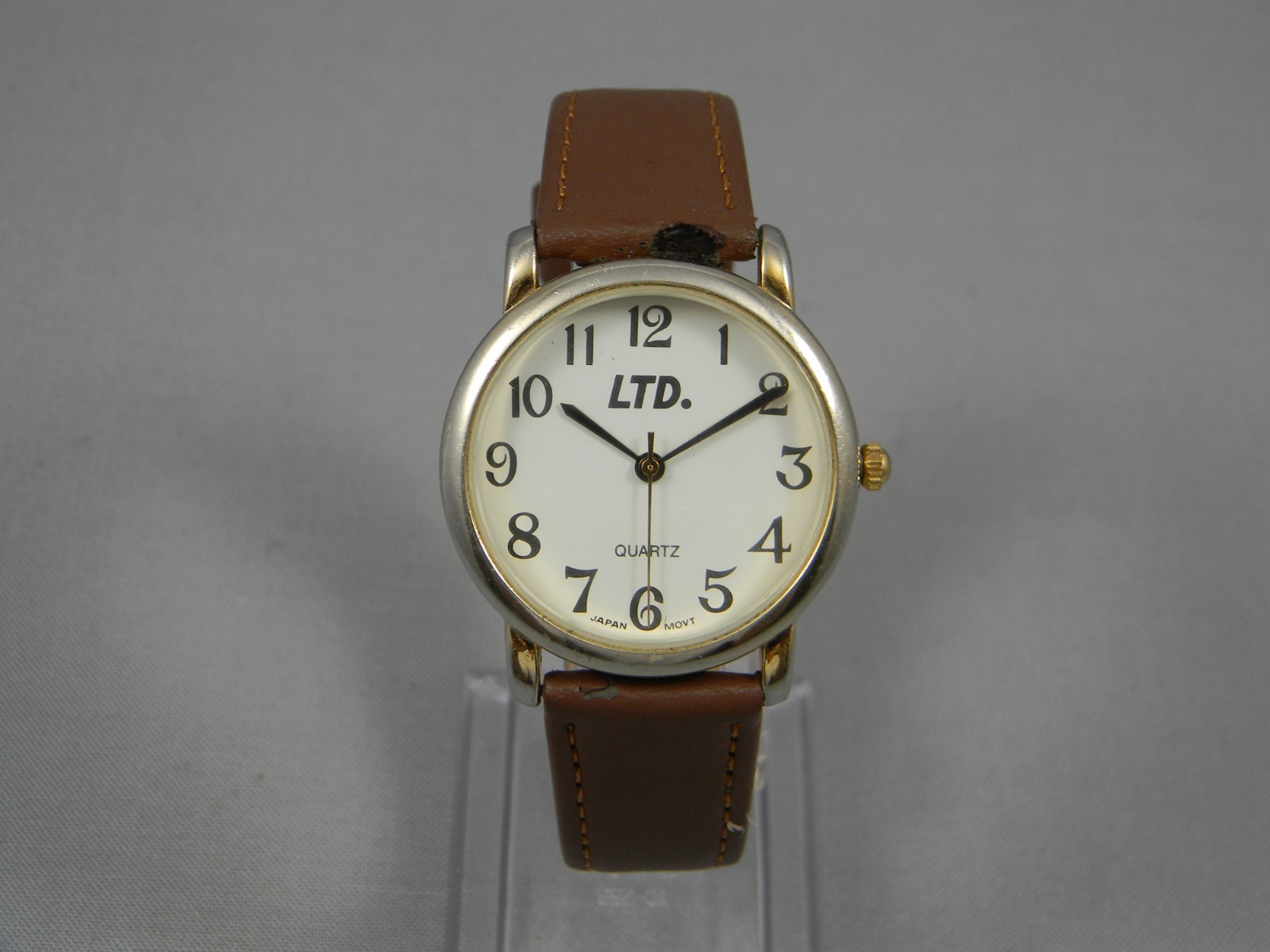 LTD Watch Men/Women Unisex 34mm Easy Read Gold Silver Tone New Battery