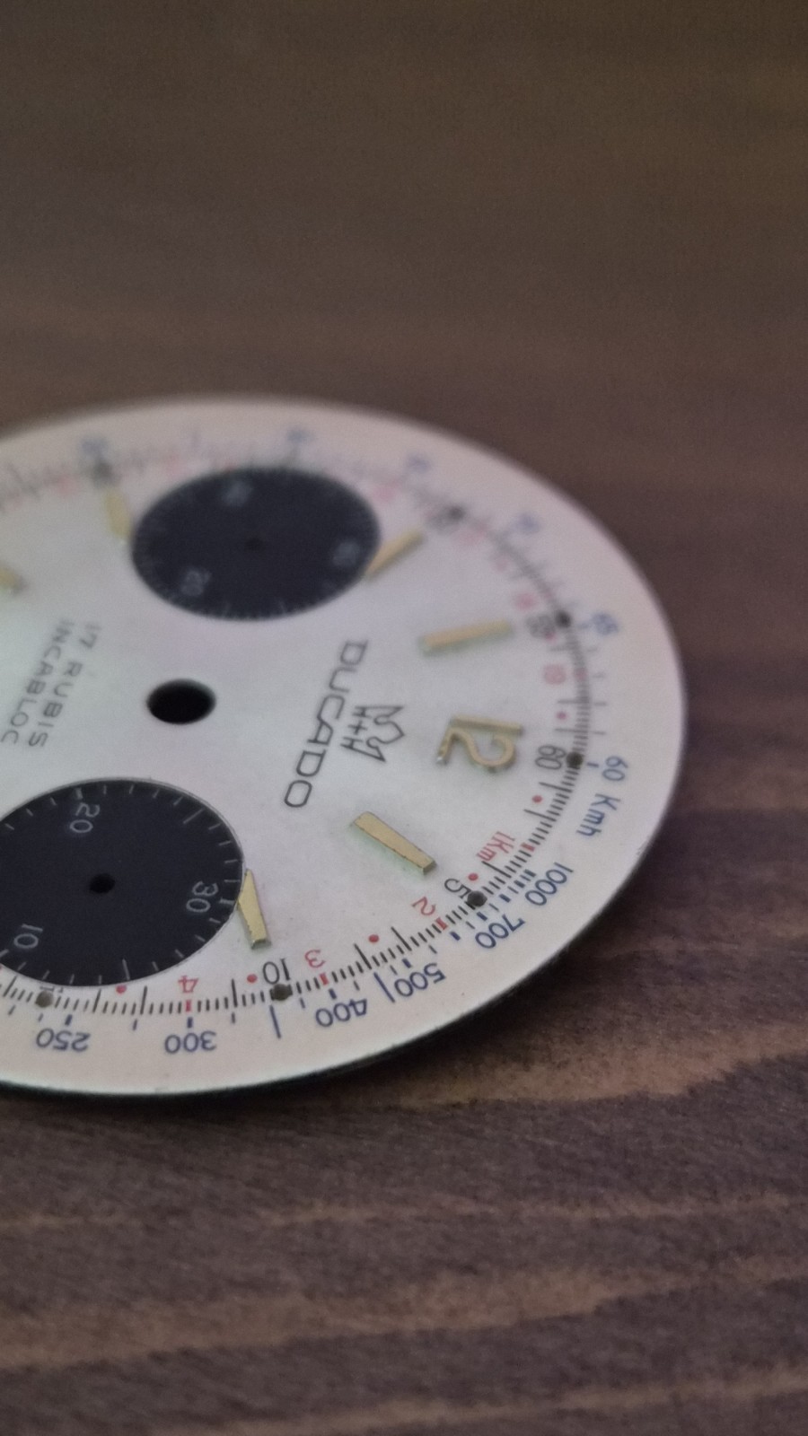 Ducado Dial Dial Chronograph Vintage Panda 17 Jewels – 30.7mm