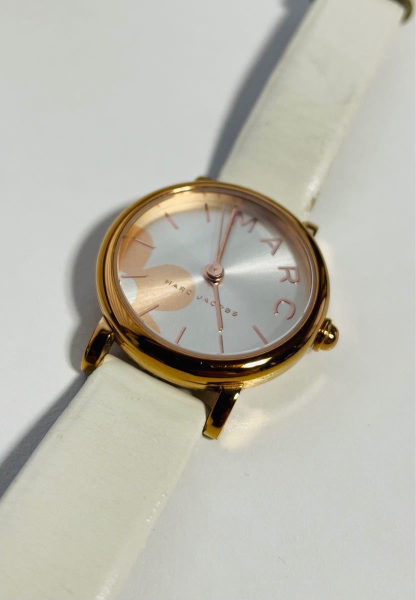 New Battery Excellent Condition Marc Jacobs Classic Cute Flower Design