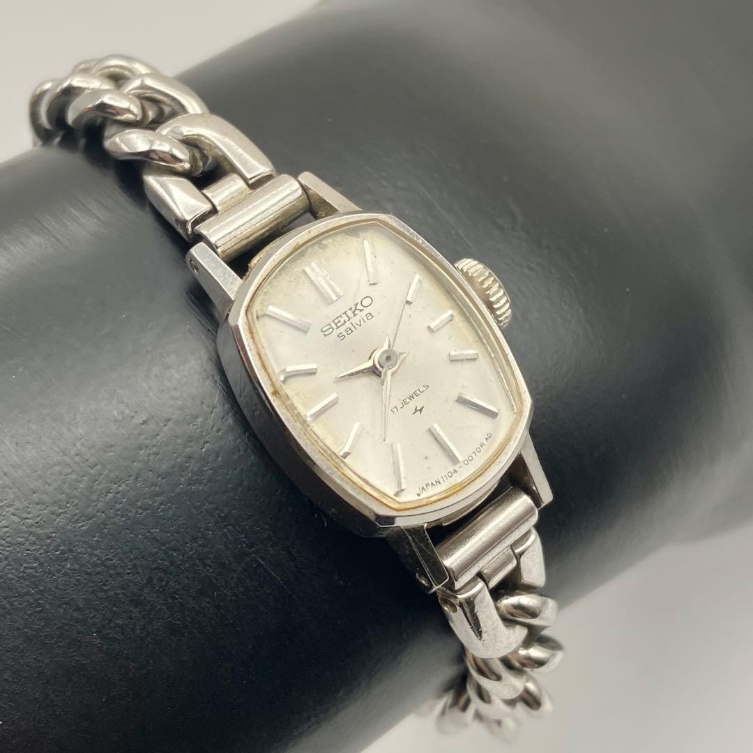 Working condition Seiko Salvia manual winding women’s watch, silver.