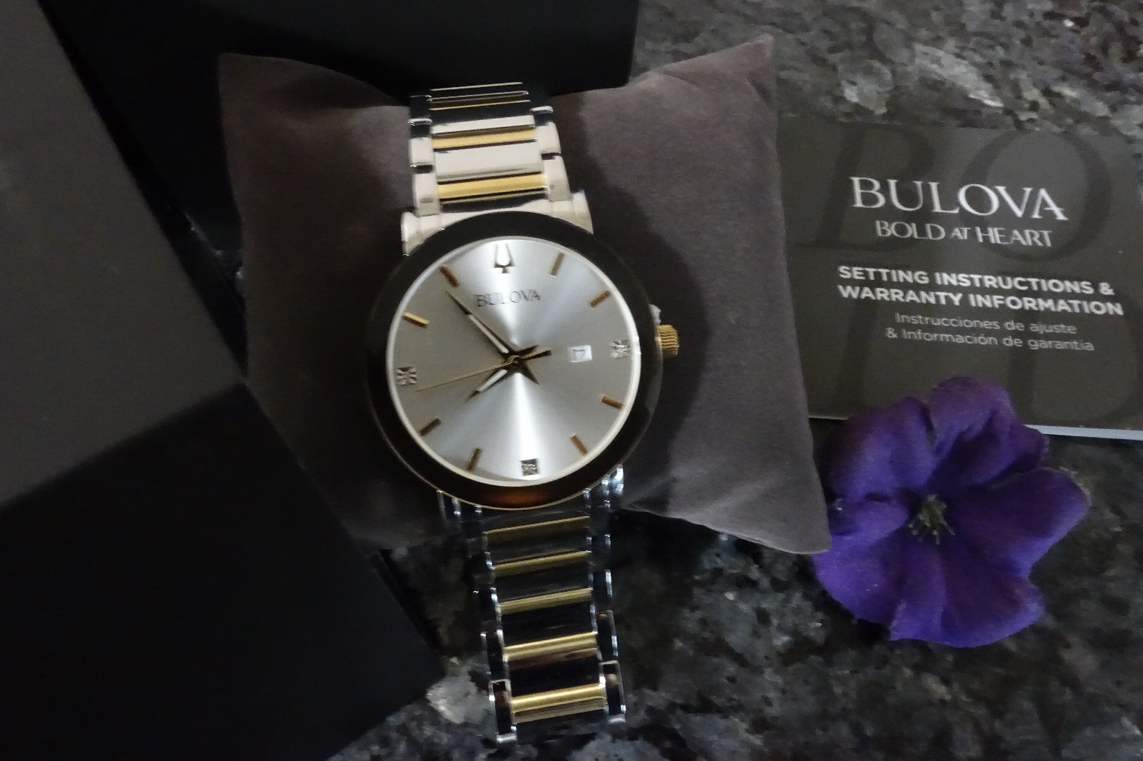 Bulova Men’s Futuro Modern 98D151 Silver Quartz Calendar Watch 42 MM