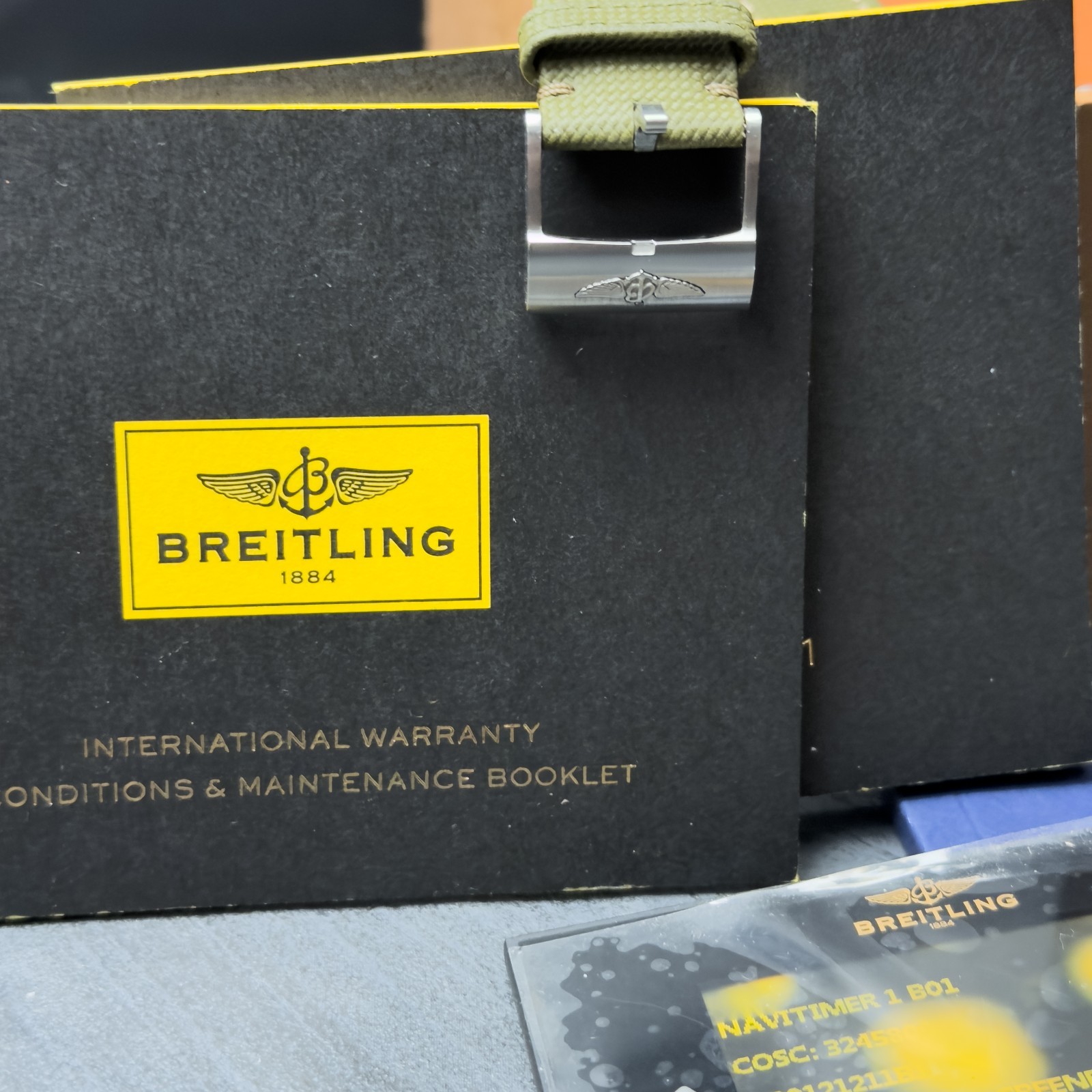 Breitling Navitimer B01 Chronograph 43mm Black Dial AB0121211B1X1 Full Set 2020