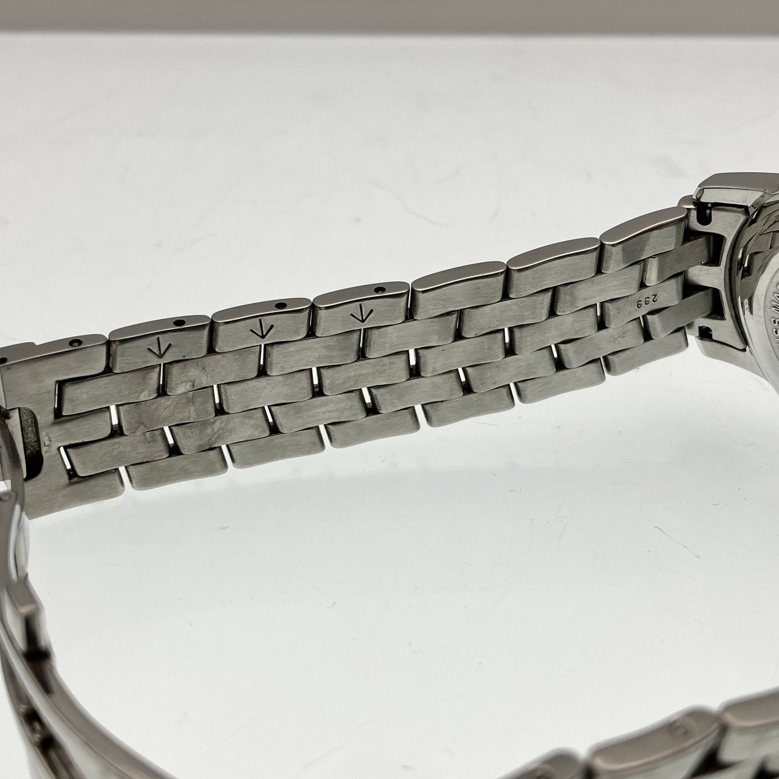 Gucci G-Class Date 5500M Quartz Silver Dial