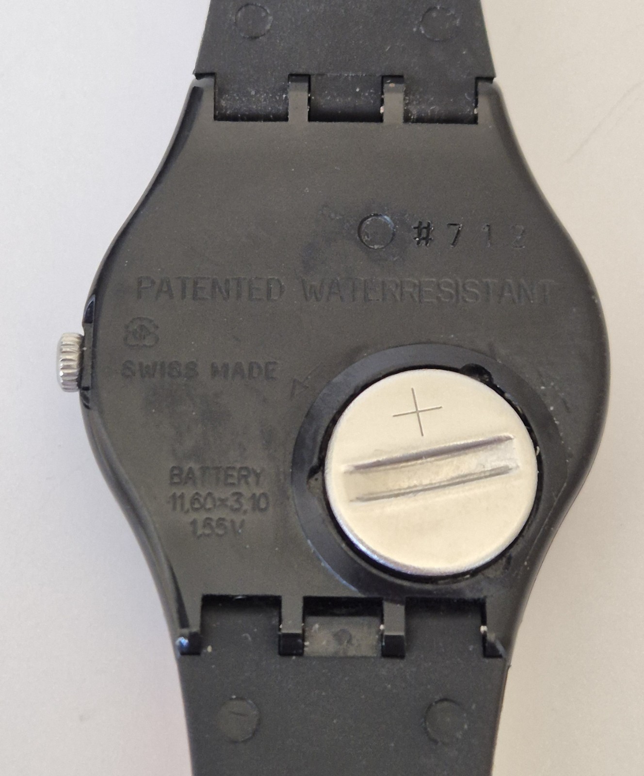 Swatch 33mm Cube Explosion GB231 Quartz Strap Watch 2006