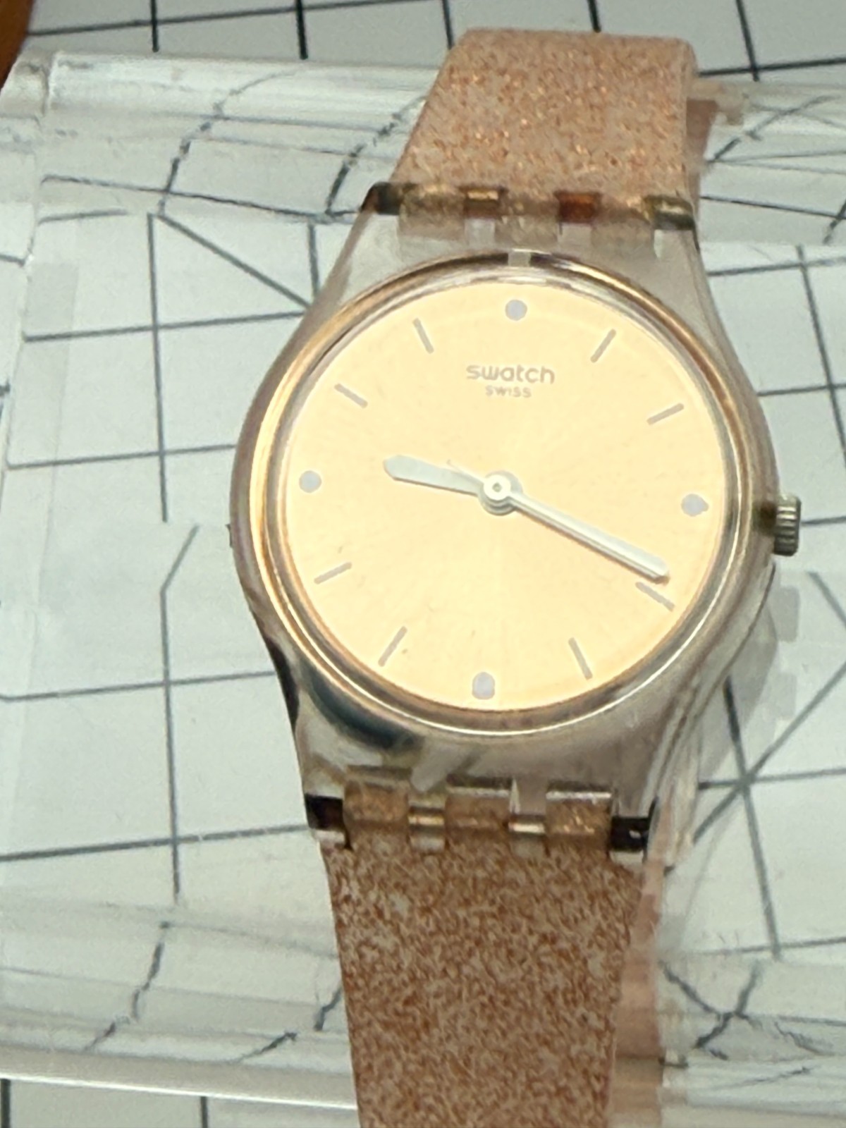 Swatch Pinkindescent Too LK354D 25mm Quartz Rose Gold Glitter Strap