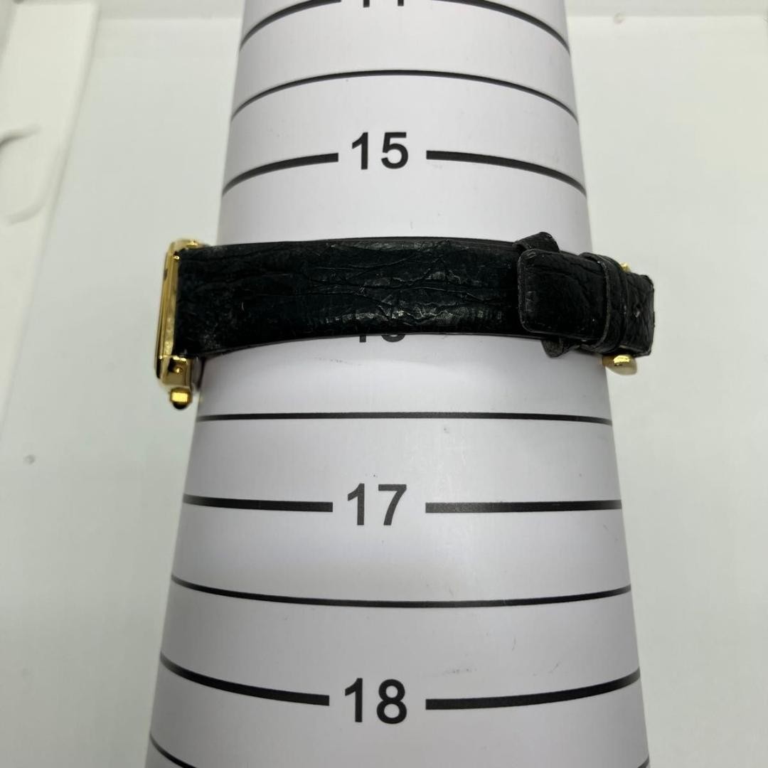 Excellent condition, fully functional FORMA women’s watch, gold, square, qua