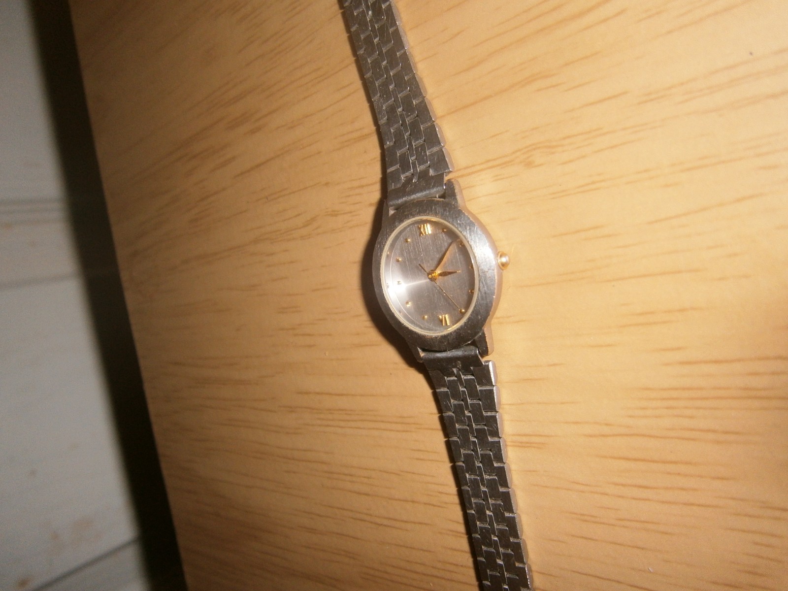 Late 2000’s Marks & Spencer ladies quartz silver tone bracelet watch.20cm(E26WBb