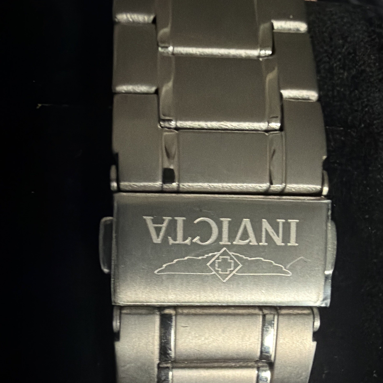 Invicta Titanium Men’s Quartz Watch Silver Dial Titanium Bracelet 40-43.9mm 30m