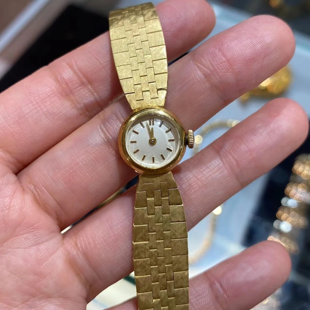 Women’s Luxury Bracelet Quartz Watch Gold Elegant Jewelry Small Wristwatch Gift