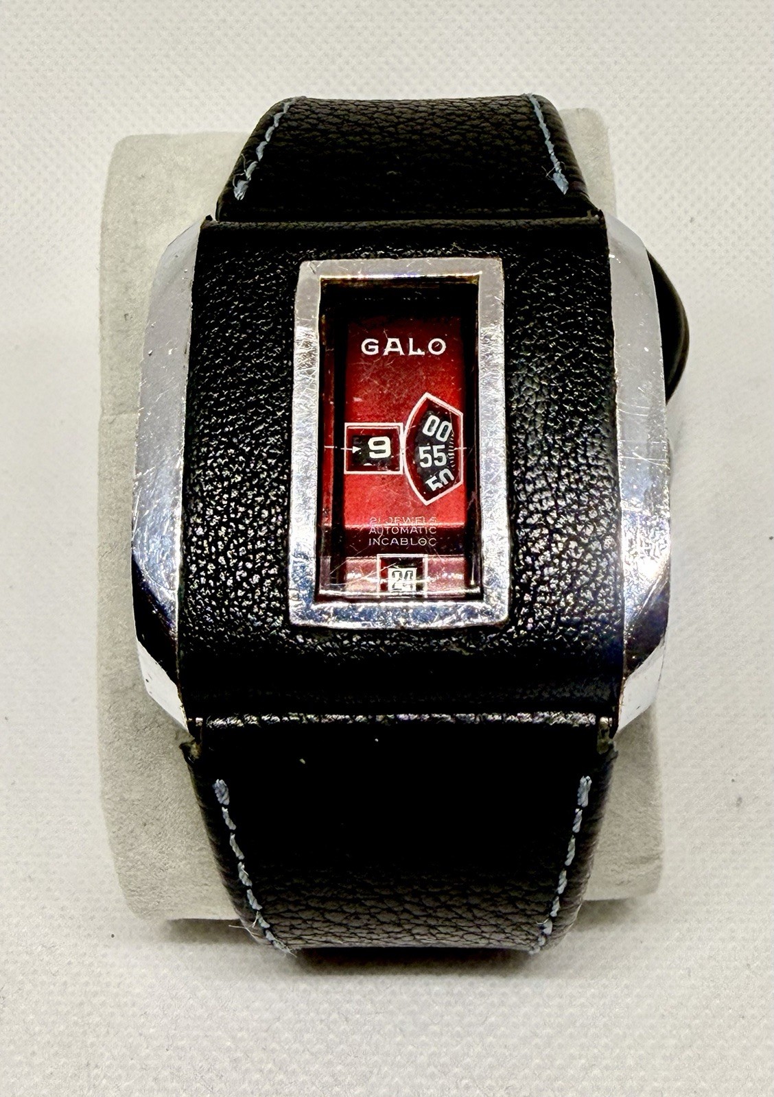 Vintage GALO Automatic Jump Hour Disc Watch 21 Jewels Incabloc Red Dial Swiss