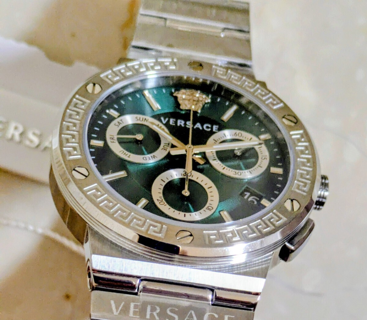 [B1Y] Versace Greca Logo Chronograph Green Silver Watch VEZ900121 [c3p]
