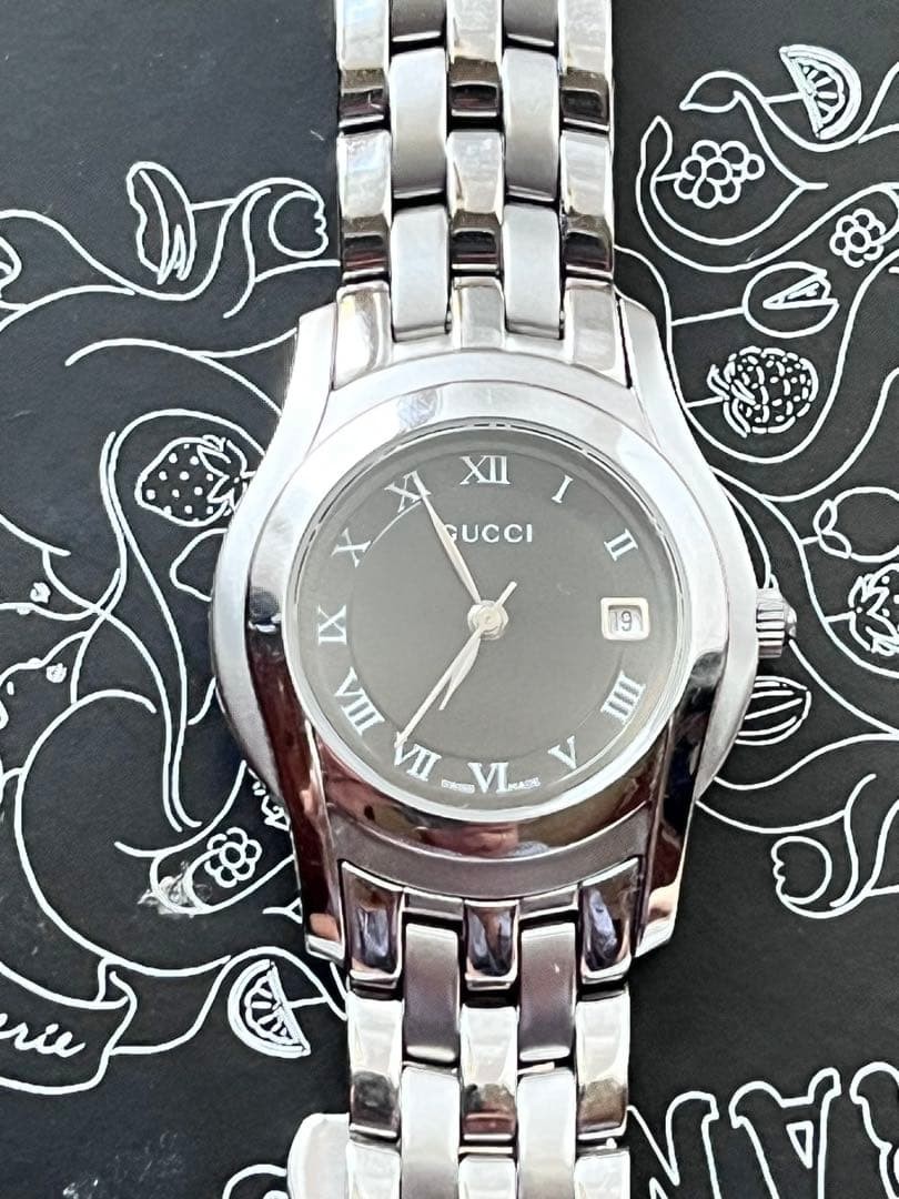 GUCCI 5500L Watch—Silver & Black Excellent Condition