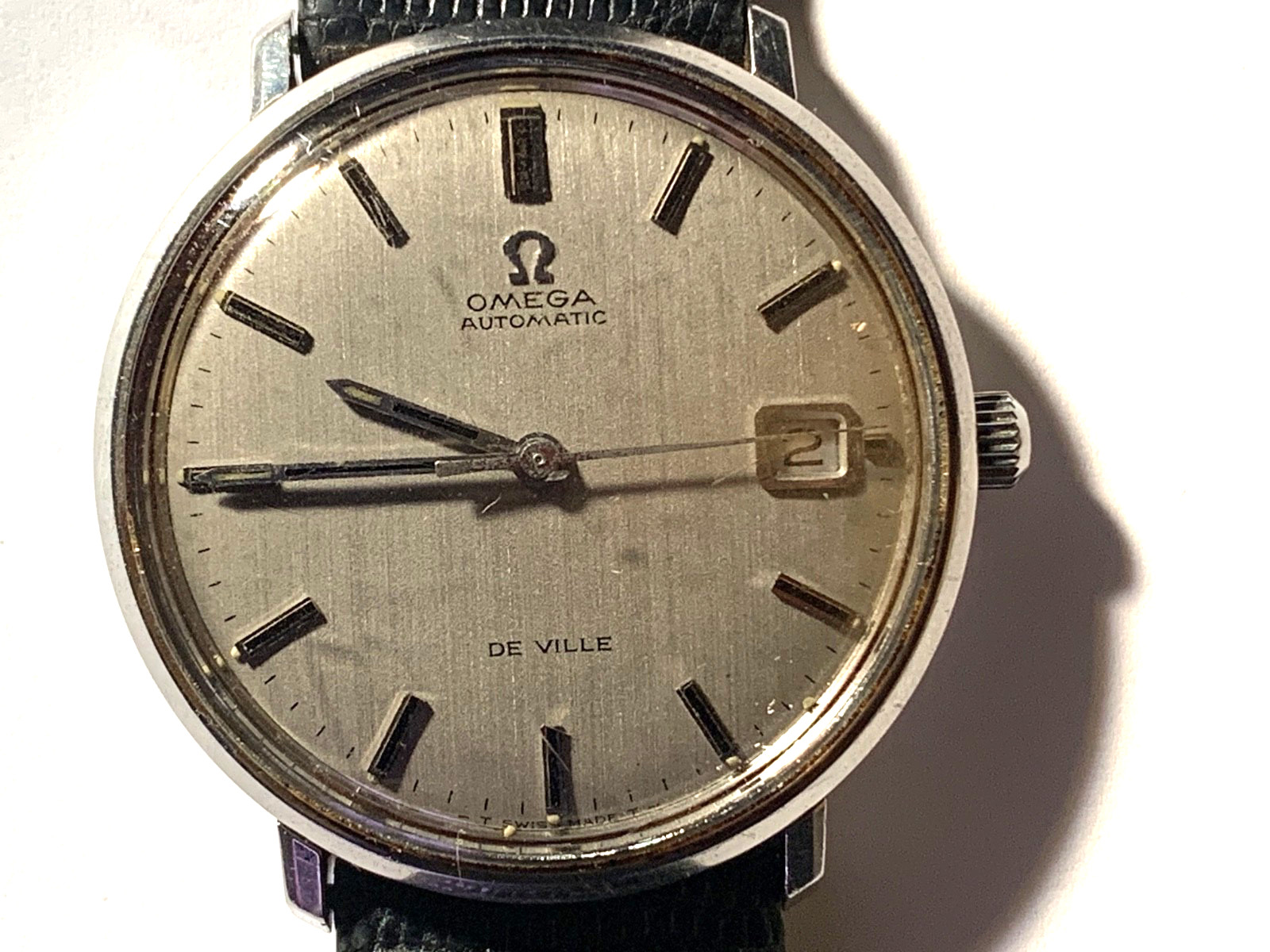PRE-OWNED Omega De Ville 34mm Silver Date Dial Mens Watch 166.033