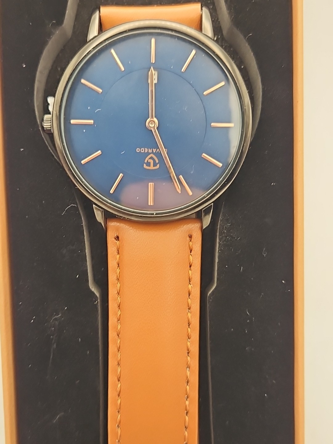 Lavaredo NO.L6628 Men’s Brown Leather Analog Blue Dial Quartz Wrist Watch