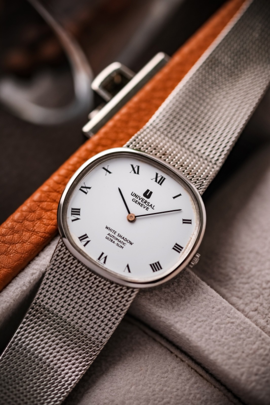 Universal Geneve White Shadow Horizontal Ellipse Microrotor Ref. 866050 white