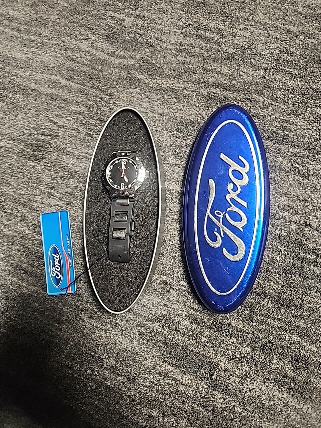 FORD Watch VINTAGE Official Licensed Ford Motor Co Product Wrist Watch Time
