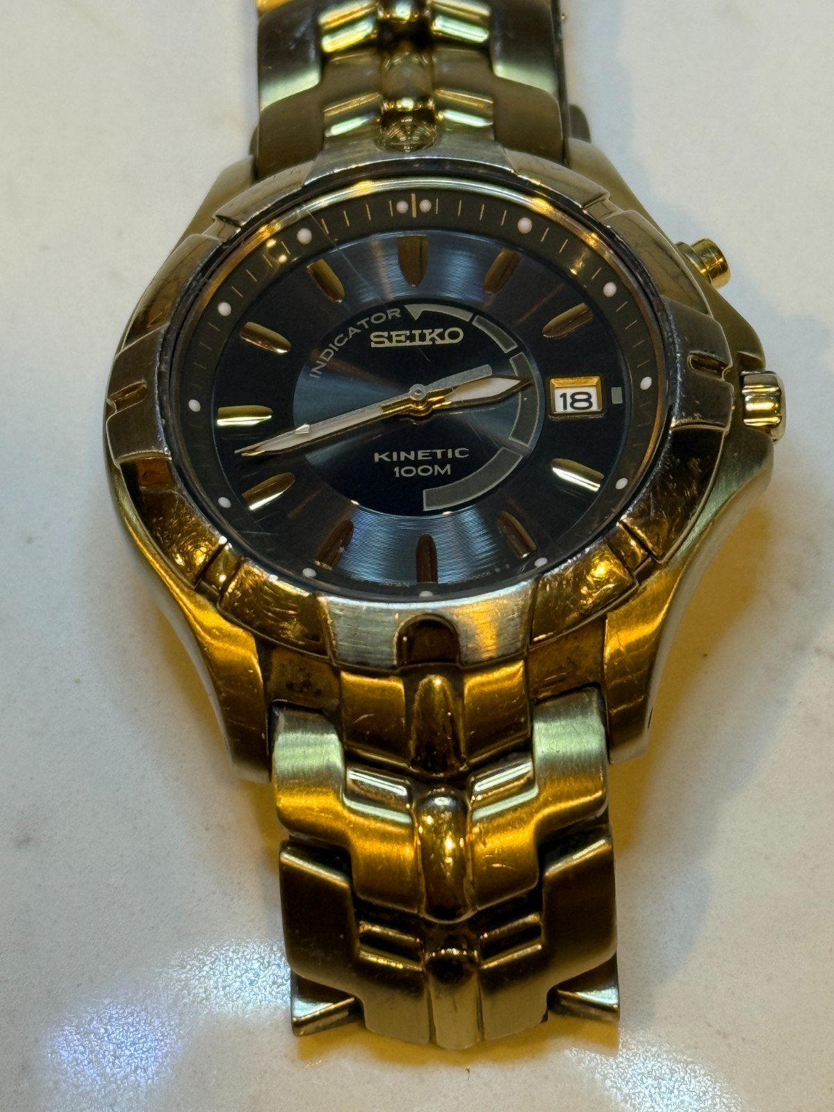 Seiko SKA404 Kinetic Drive Gold Tone Men’s Wrist Watch Dress Smart Casual Daily!