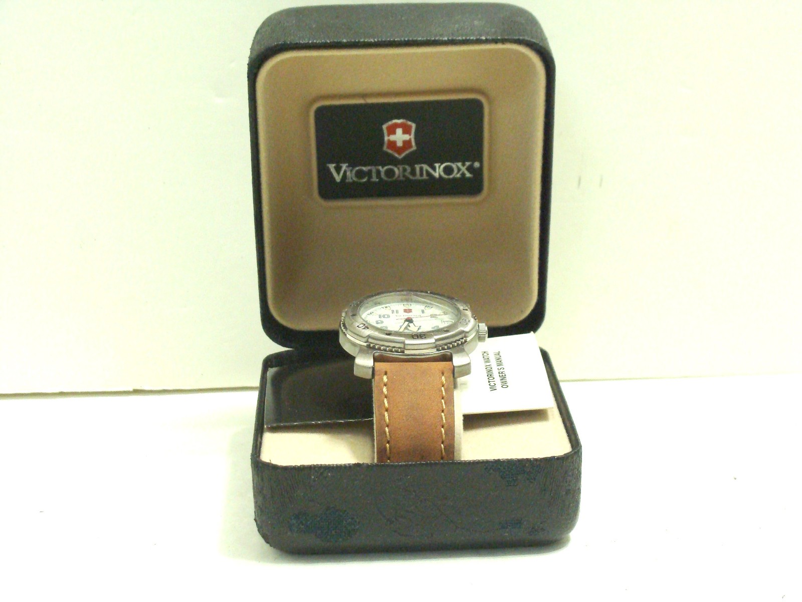 *NIB* Victorinox Swiss Army Watch Model 35072 Packard Heritage Dial