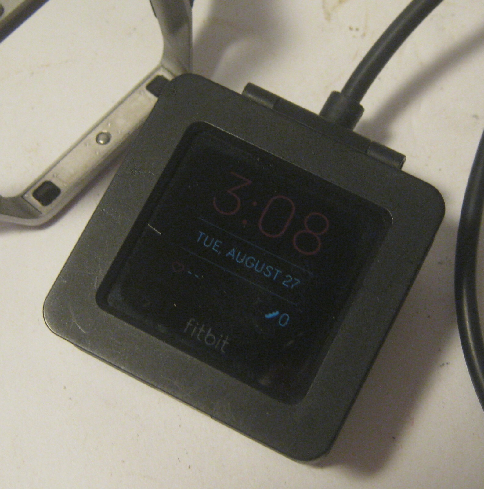 Blue Tooth CLASSIC Smart Watch with Black Rubber Band & Charger WORKS!! NR!!