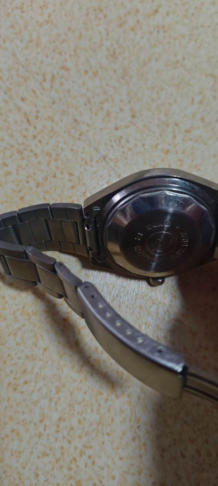 Cchina Classic Red Dial Automatic Mechanical Watch for Men