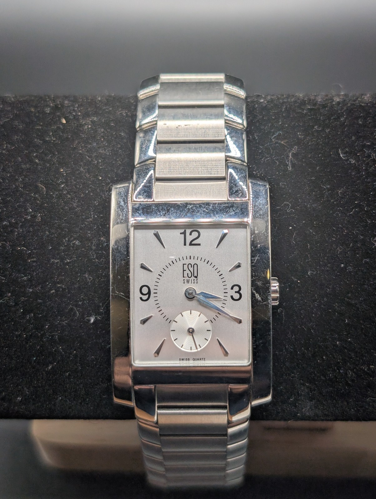 ESQ MOVADO MEN-MODEL E5079 SWISS QUARTZ SMALL SECONDS NEW BATTERY