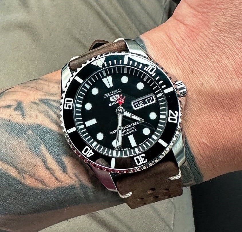 Seiko 5 Sports Men’s Black Watch – SNZF17 “Sea Urchin”