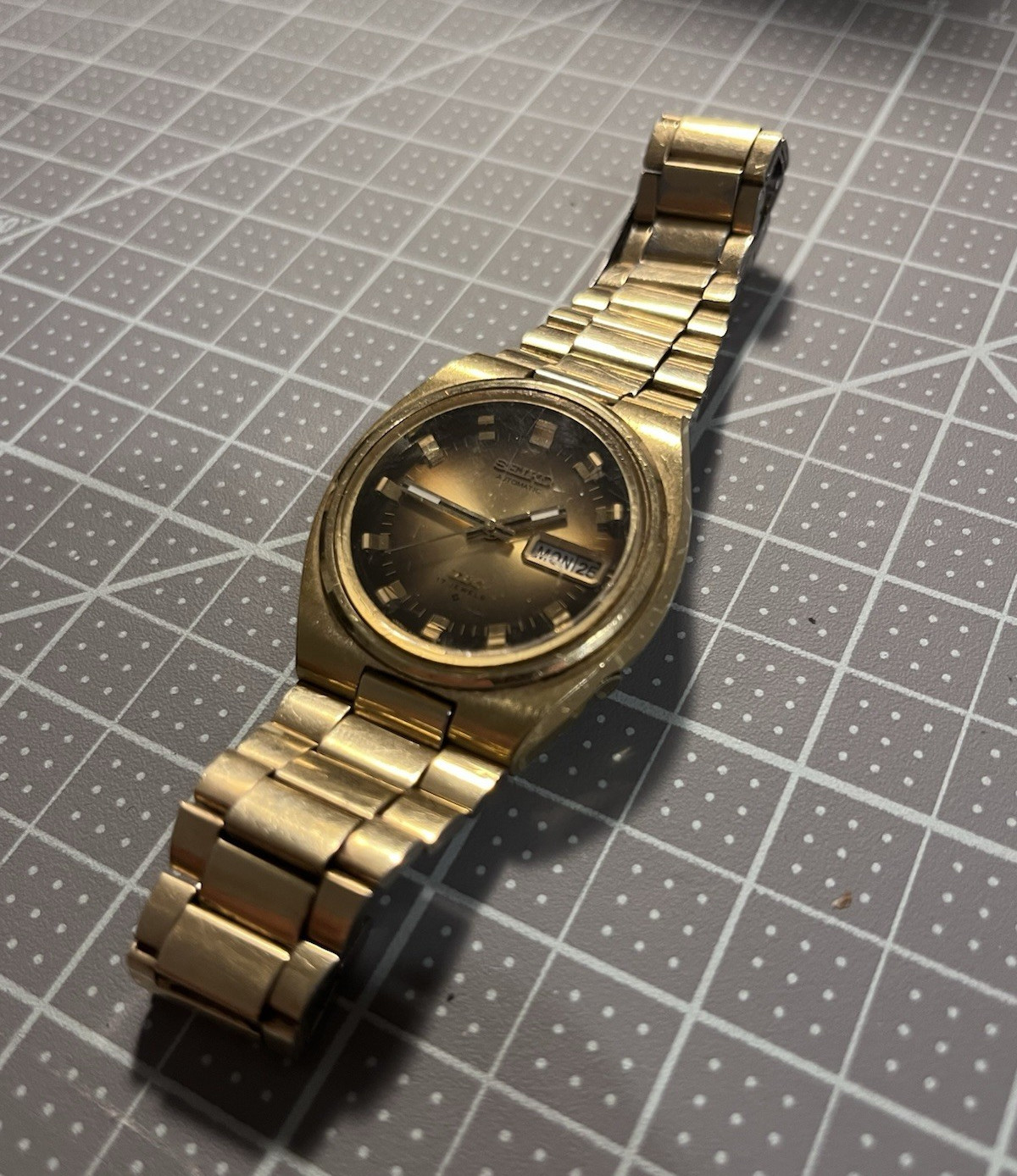 Seiko DX Automatic 17 Jewels Day/Date Vintage 36mm Gold Brown Sunburst Dial