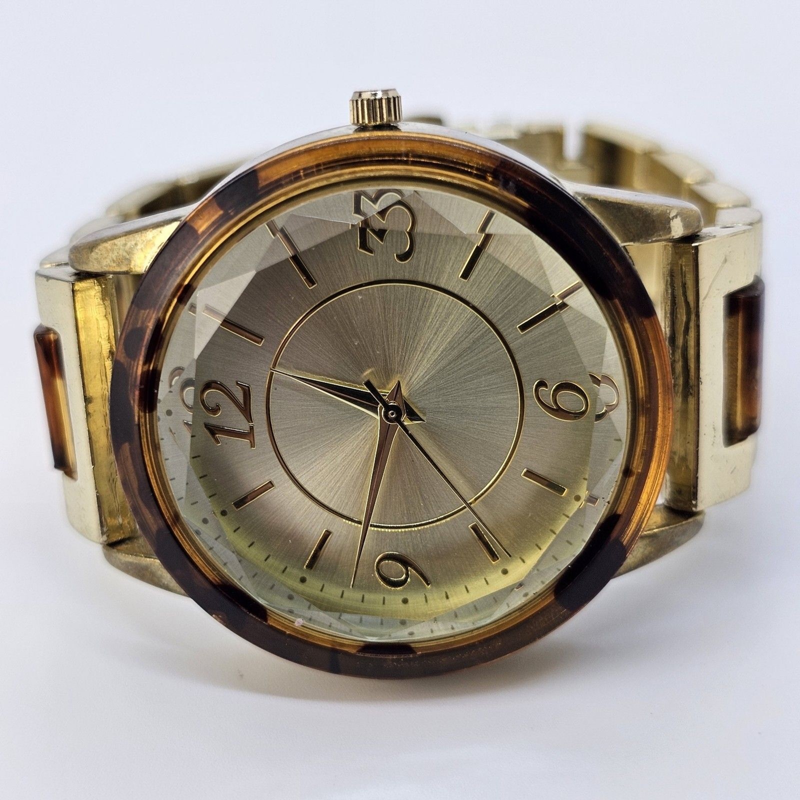 Women’s Watch 38MM Gold Dial Multiclor Case Bracelet 5.75″ Wrist New Battery