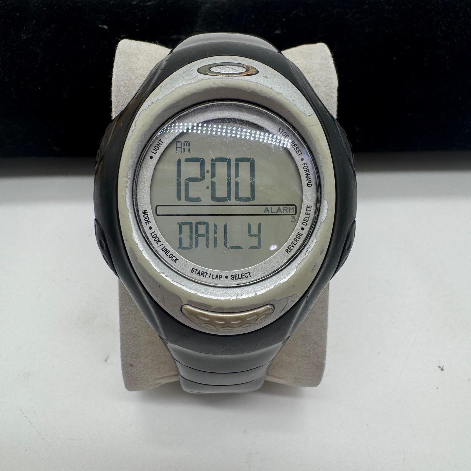 Oakley D1 Digital Watch Black O Matter Casing Daily Alarm Sport 10 Bar 10-185