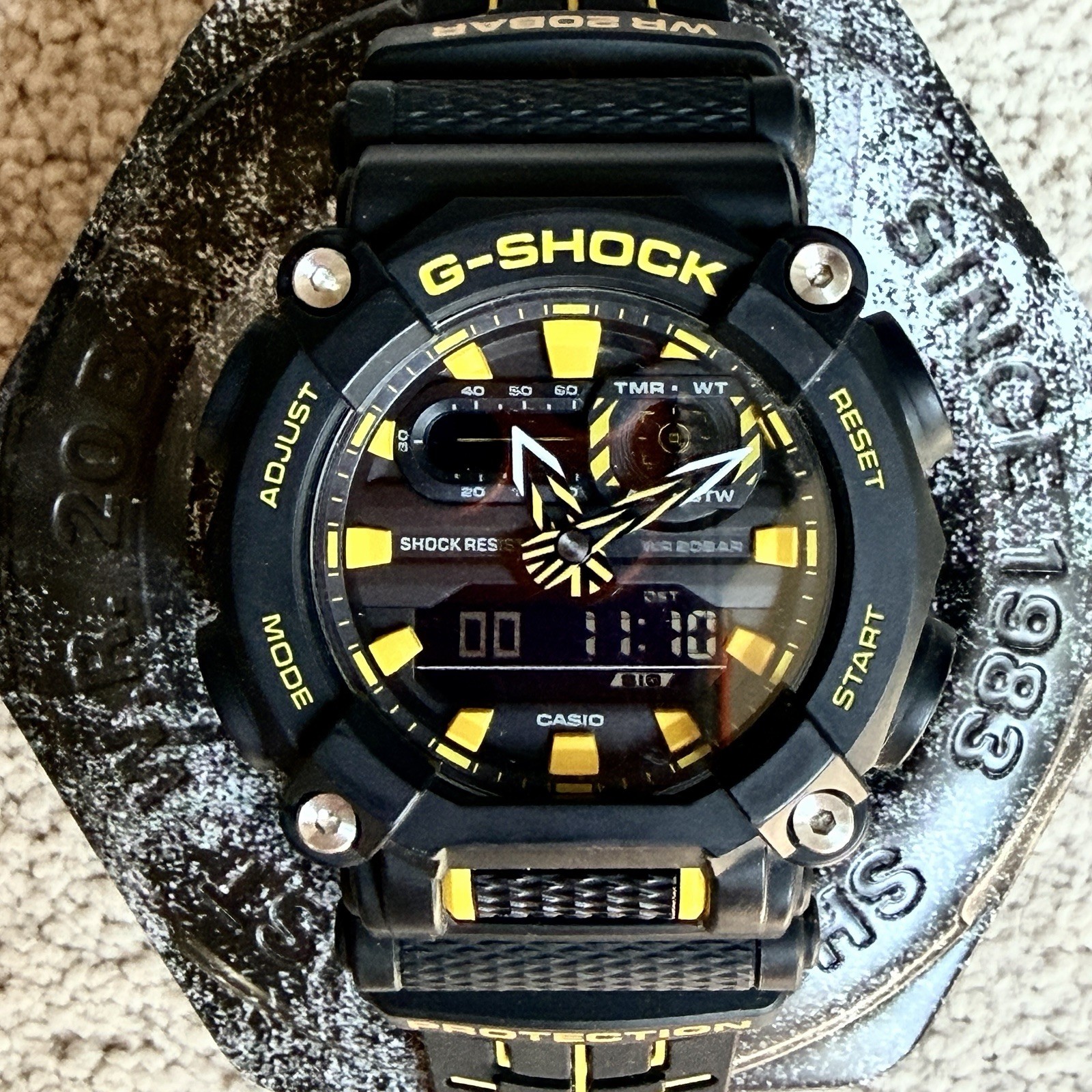 Casio G-Shock GA-900 Watch w xtra strap