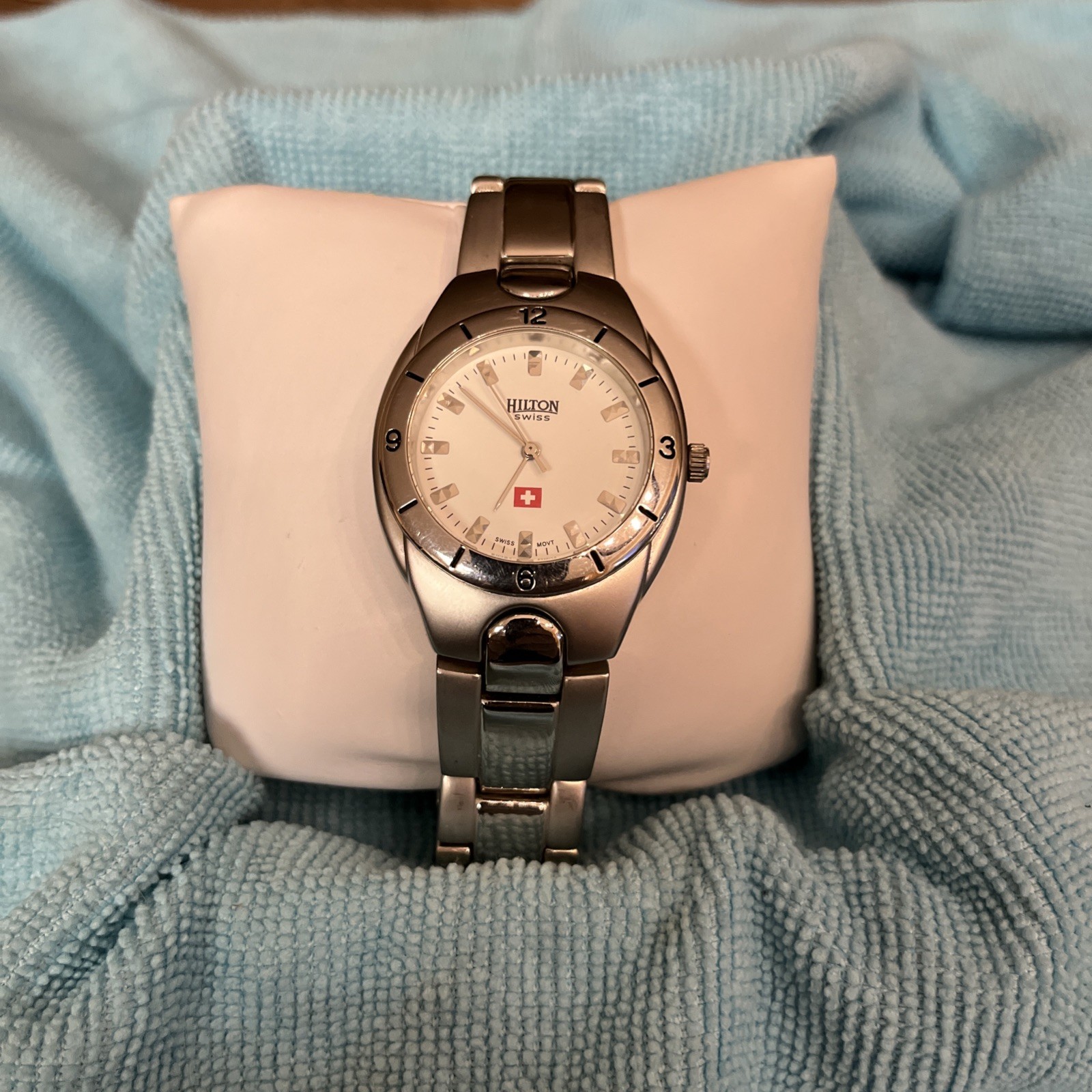 Hilton Swiss Watch Unisex Stainless Steel White Dial HSWM9005 New Battery
