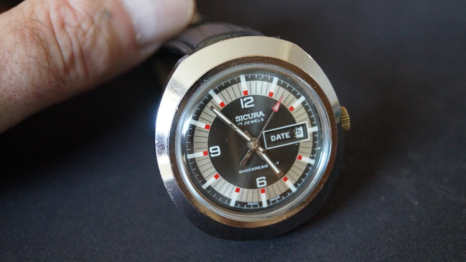 Vintage Sicura hand wound watch case 39x42mm date @3 mechanical manual