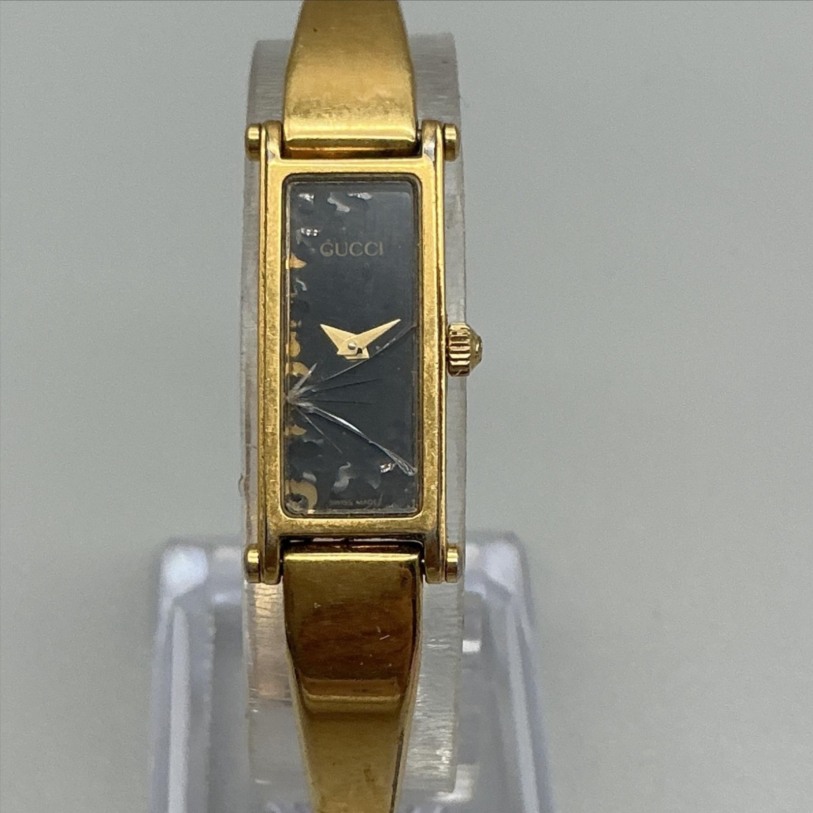 Vintage Gucci 1500L Womens Watch 12mm Black Dial Gold Tone NEEDS REPAIR 6.25″