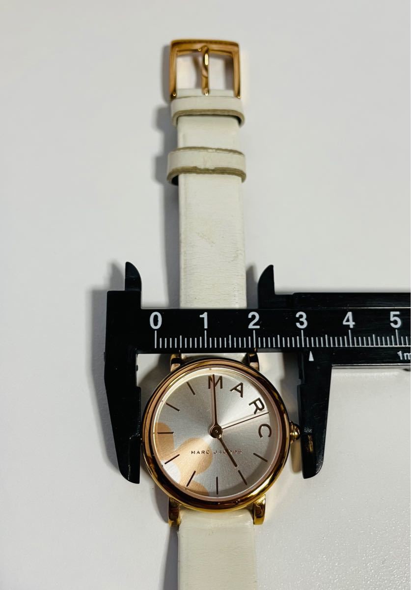 New Battery Excellent Condition Marc Jacobs Classic Cute Flower Design