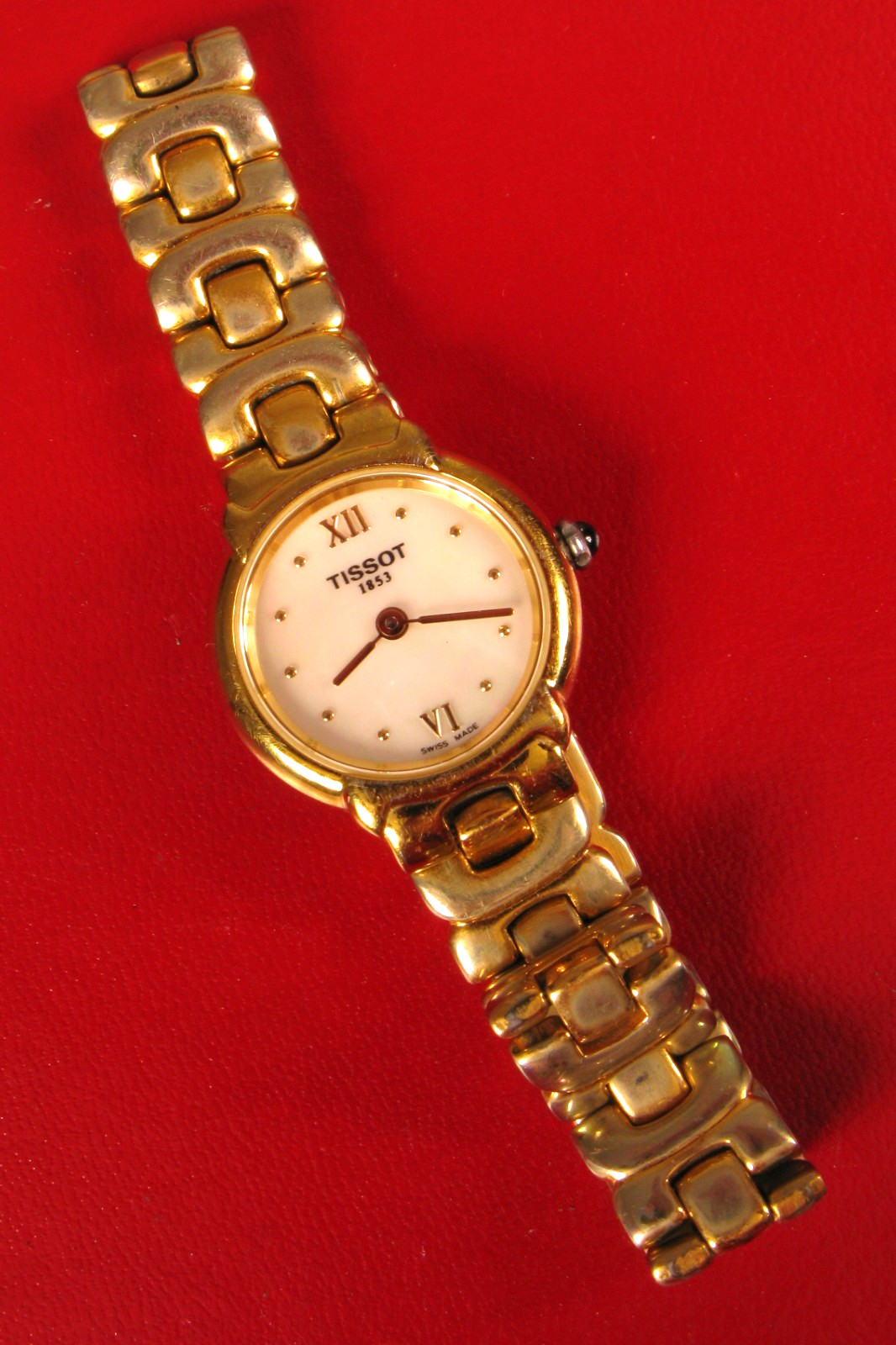 VINTAGE DESIGNER SIGNED TISSOT 1853 WOMENS FANCY CLASSY GOLD TONE QUARTZ WATCH !